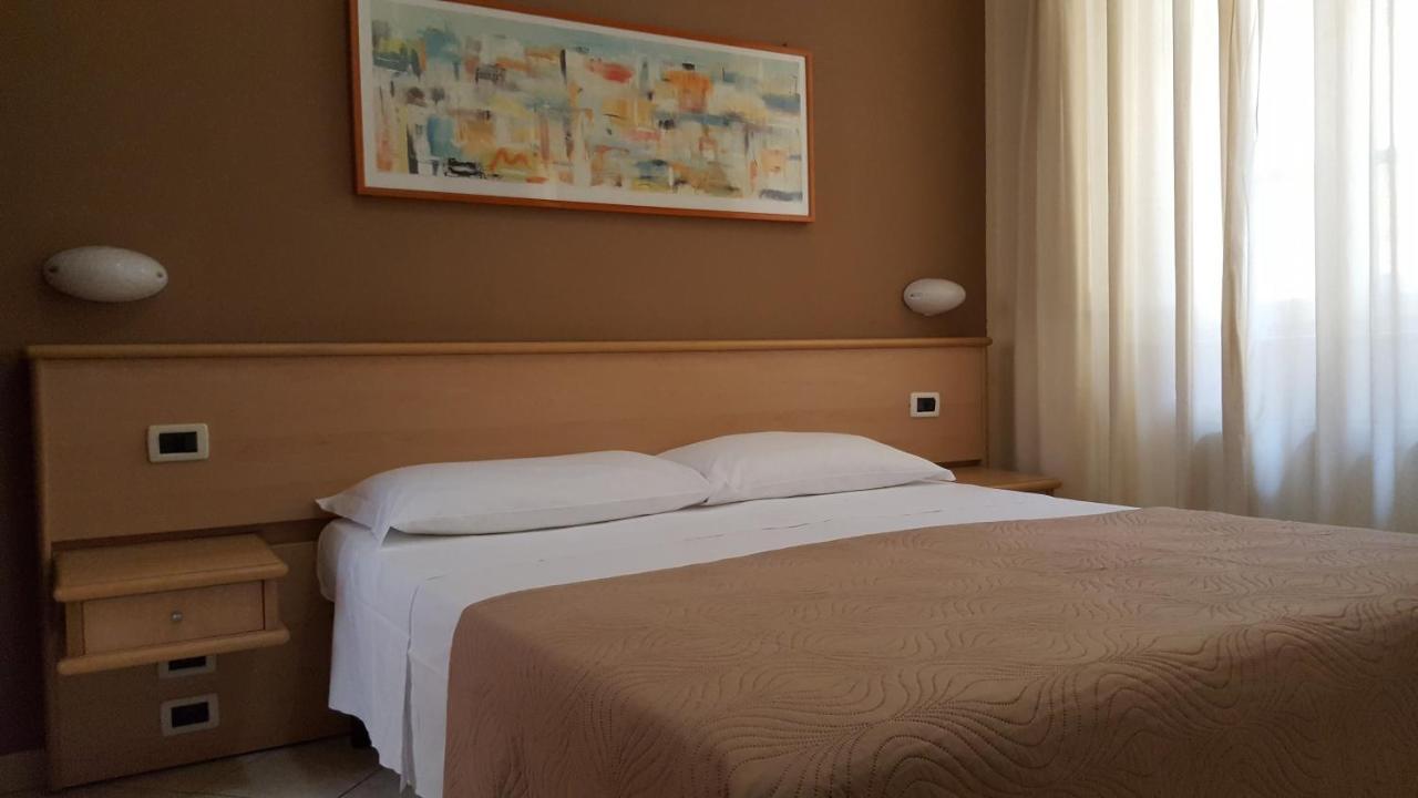 Hotel Astor Pisa Bagian luar foto