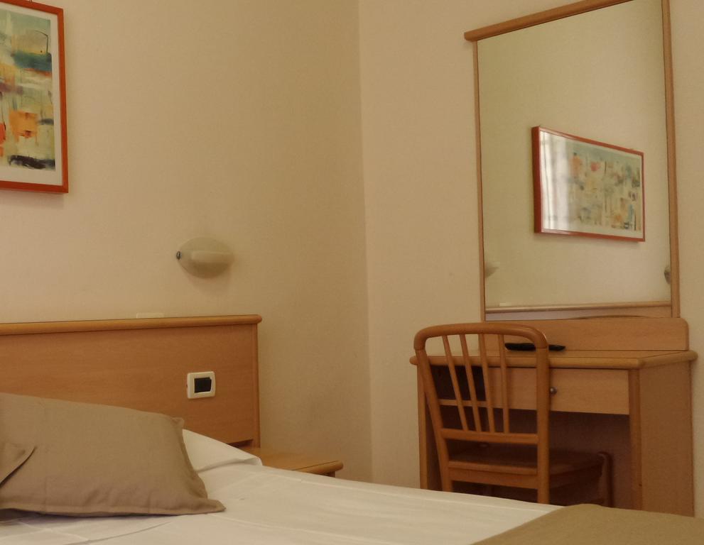 Hotel Astor Pisa Bagian luar foto