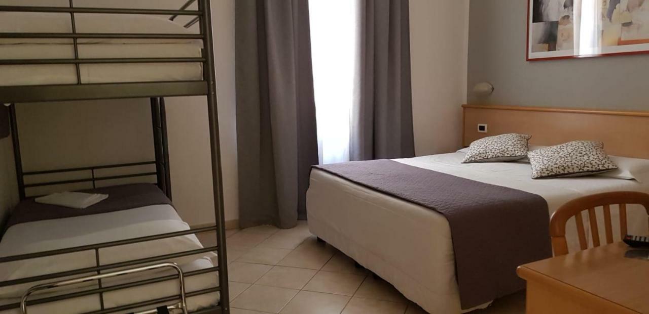 Hotel Astor Pisa Bagian luar foto