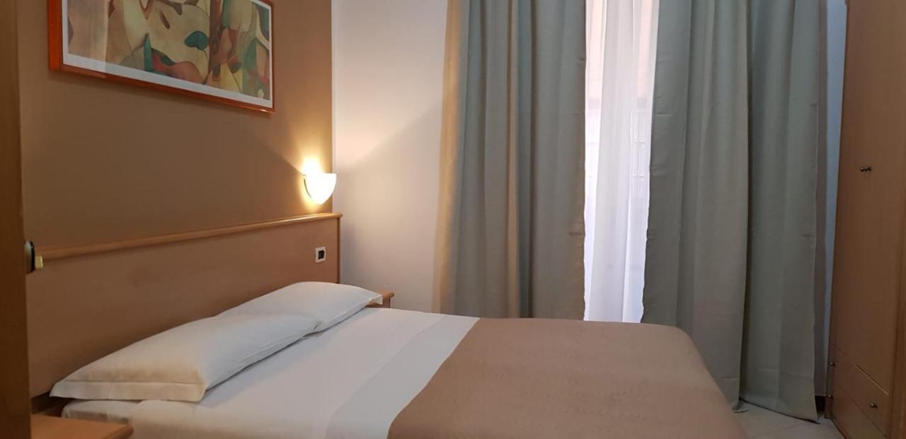 Hotel Astor Pisa Bagian luar foto