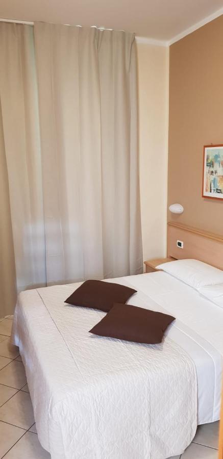 Hotel Astor Pisa Bagian luar foto